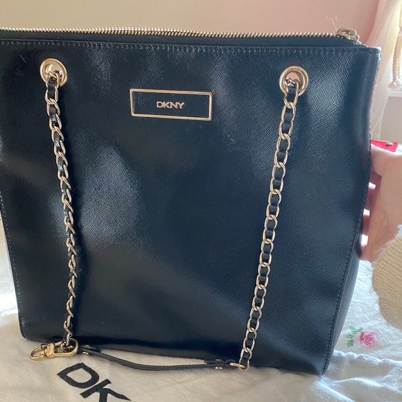 👛Beautiful leather👛 DKNY chain link purse - Picture 3 of 7